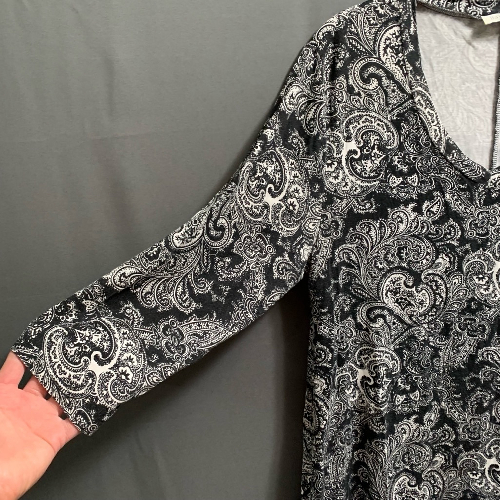 PB-Women's BaiShengGT Blouse, 1X, Black & White plus size - Picture 5 of 5